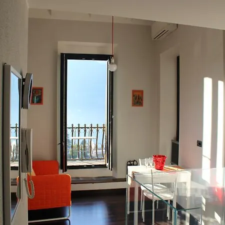 Larian Chalet Moltrasio Buitenkant foto